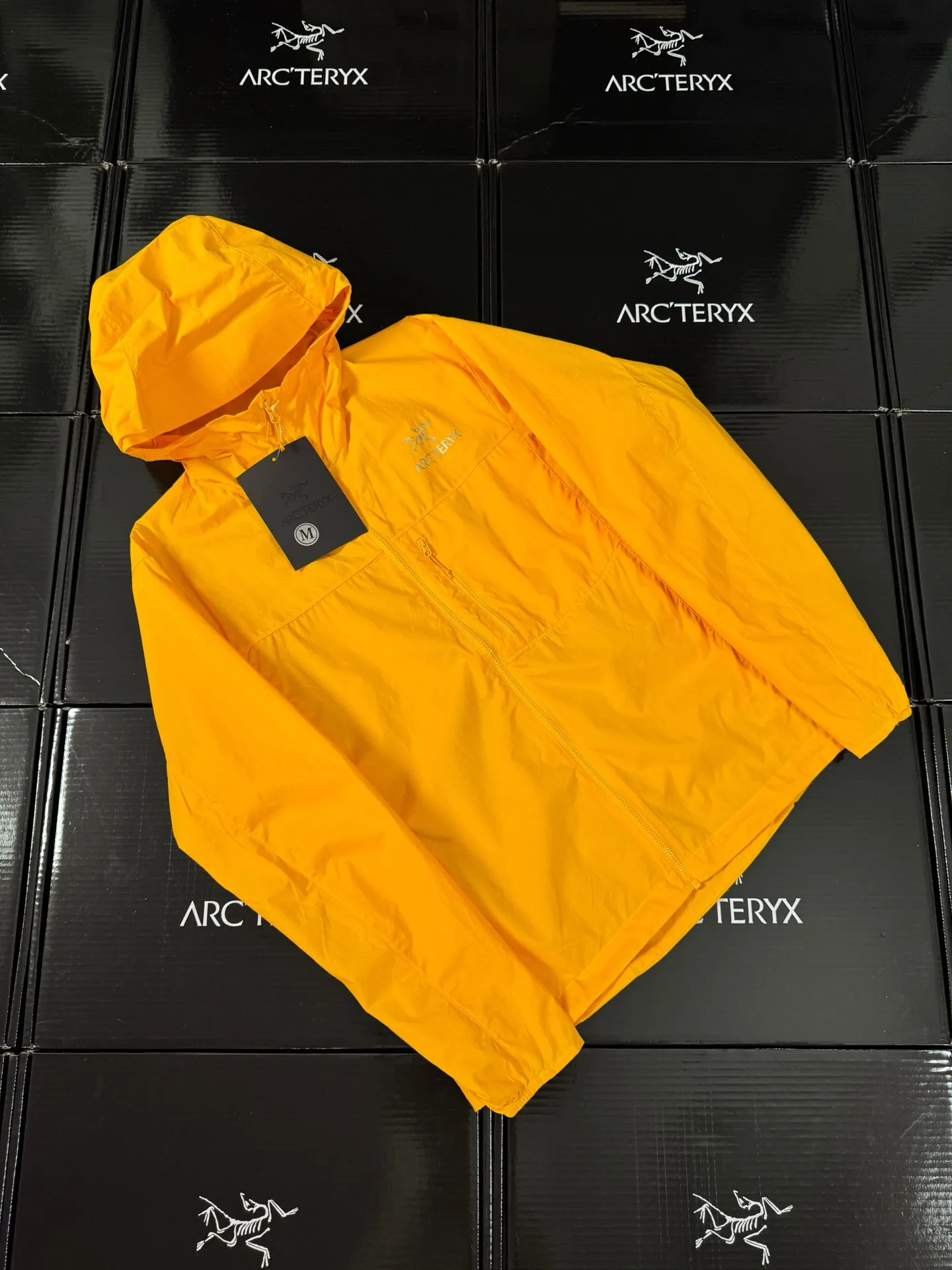 ❤️ ❤️ ARCTERYX SQUAMISH Same Style HOODY Breathable 25 Series Breathable ！ Same Style ！ New Arrival， ！Premium Quality ！ ， ， ， 99% Breathable 、 ， ！ 、 。 Windwall 、 、 、 、 … 、 、 、 … 、 ， 、 … 、 ！ 、 … ！ ： Black Size S 66 112 46.4 60 90-110 M 68 116 47.6 61.5 110-130 L 70 120 48.8 63 130-145 XL 72 124 50 64.5 145-160 XXL 74 128 52.4 67.5 170-190 、 XXXL 78 132 55 70 190